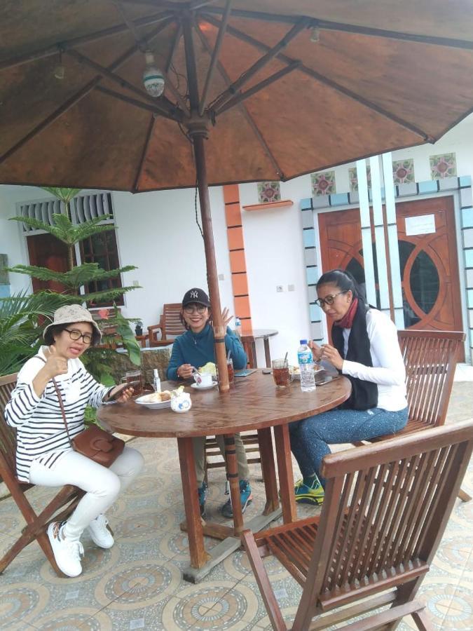 Bintang Bungalow Tour & Travel 克里穆图 外观 照片